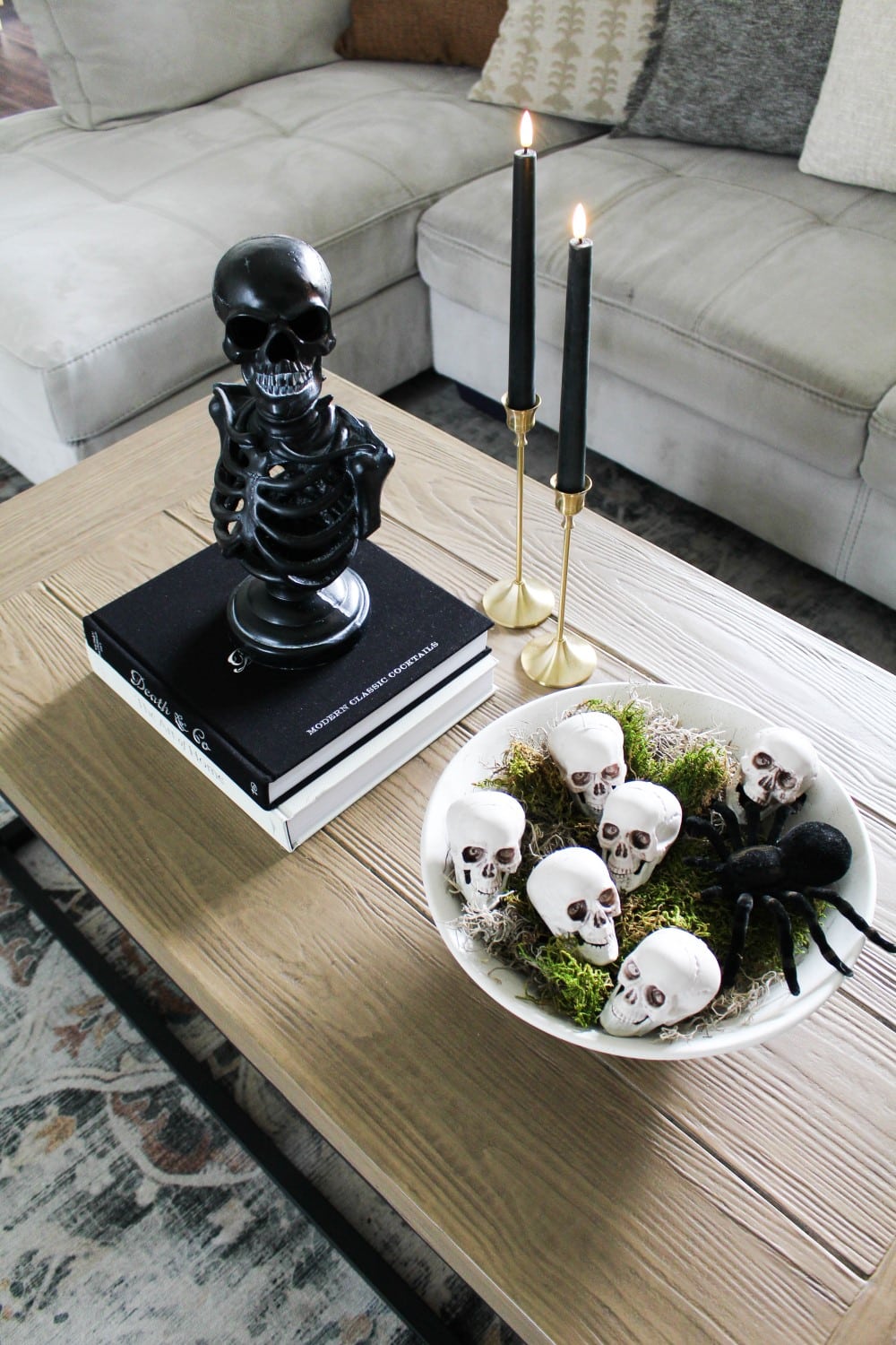 Spooky Chic Halloween Decor