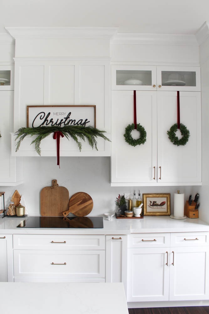 Elegant Traditional Christmas Kitchen